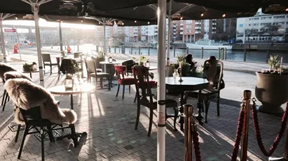 Restaurang till salu i Hammarbyhamnen